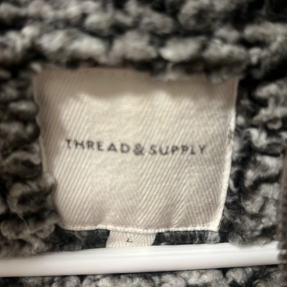 Thread & Supply Wubbly Fleece Pullover - with pockets! - Picture 3 of 7